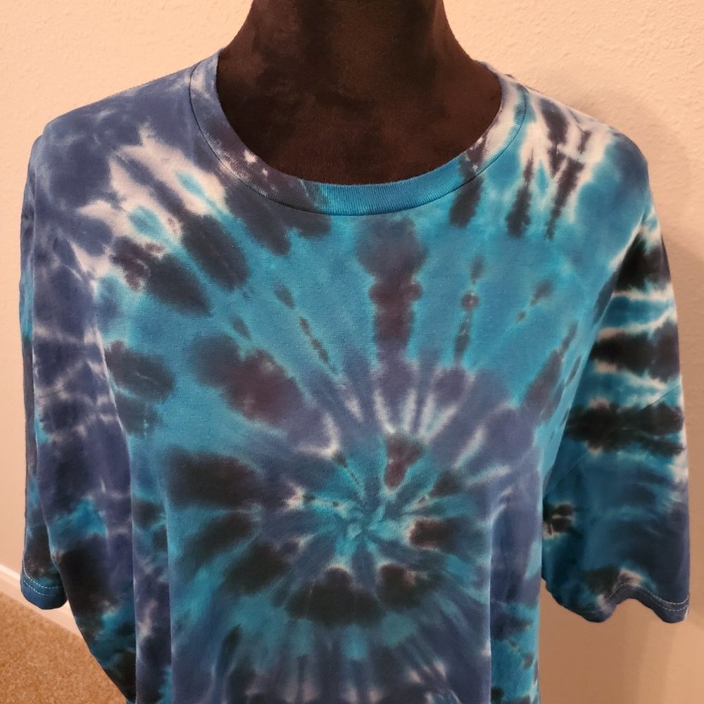 Tie dye boho style unisex T shirt men's size 2X.